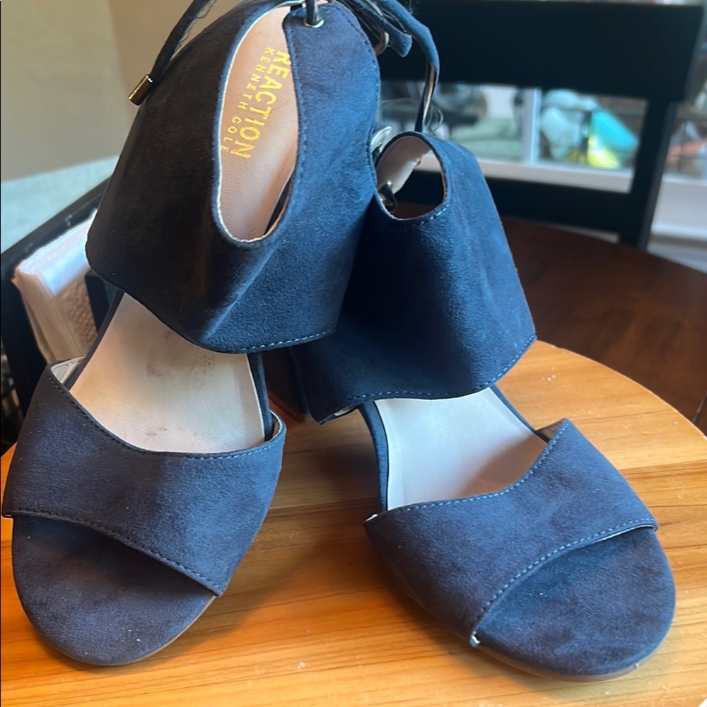 Kenneth Cole Reaction Women's Navy Sandals